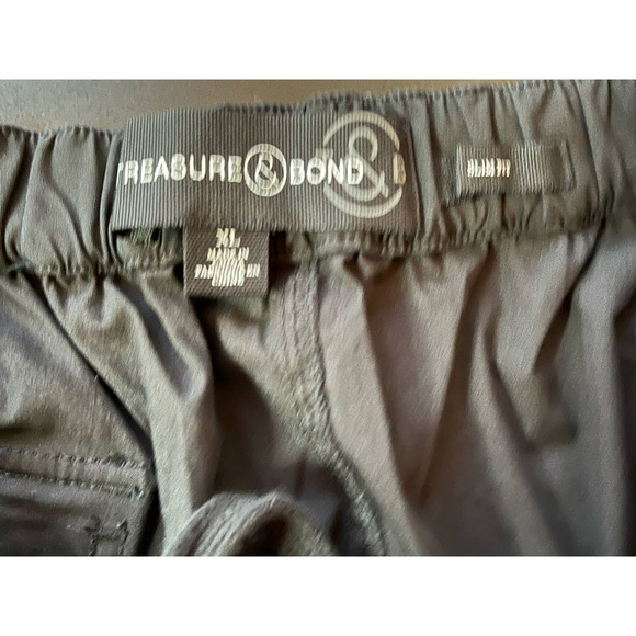 NWT Treasure and Bond Men's Black Elastic Waist Shorts w/ Snap - Size XL- NWT - Picture 14 of 15